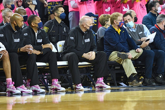 Saddi Washington, Howard Eisley, and Phil Martelli