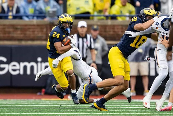 Bryson Kuzdzal (24) and Mason Bonner (18)
