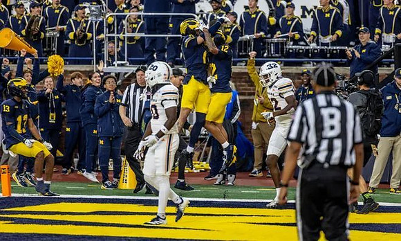 Salesi Moa (12) and Travis Johnson (13)