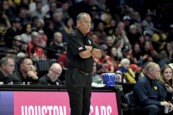 Houston Head Coach Kelvin Sampson