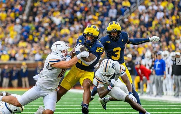 Jordan Marshall (23) and Andrew Marsh (3)