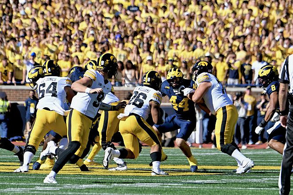 Nathaniel Staehling (44) and Dom Nichols (8)