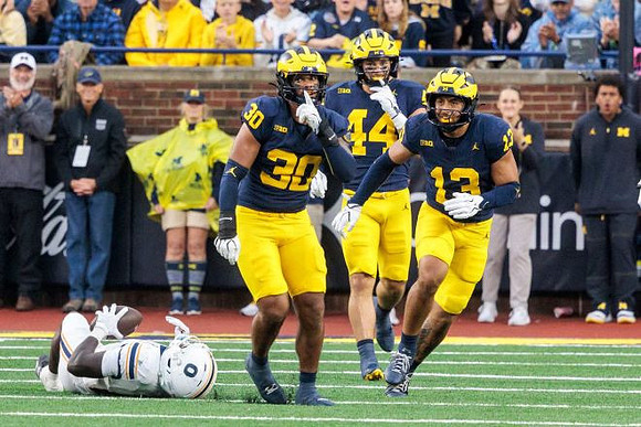 Max Alford (30), Nathaniel Staehling (44), and Aisea Moa (13)