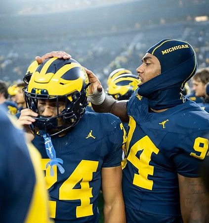 Jamarion Vincent (24) and Nate Marshall (94)