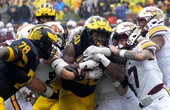 Myles Hinton (78) and Kalel Mullings (20)