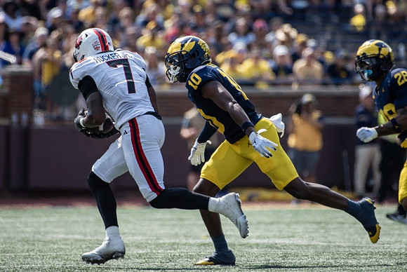 Zeke Berry (10) and Quinten Johnson (28)