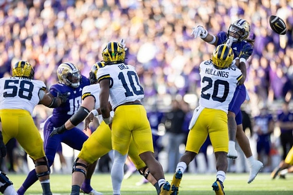Giovanni El-Hadi (58), Alex Orji (10), and Kalel Mullings (20)