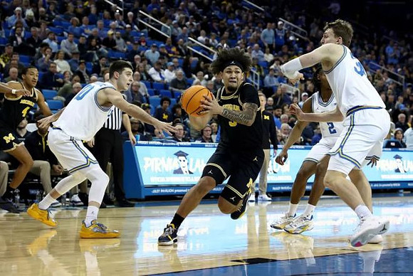 Nimari Burnett (4) and Tre Donaldson (3)