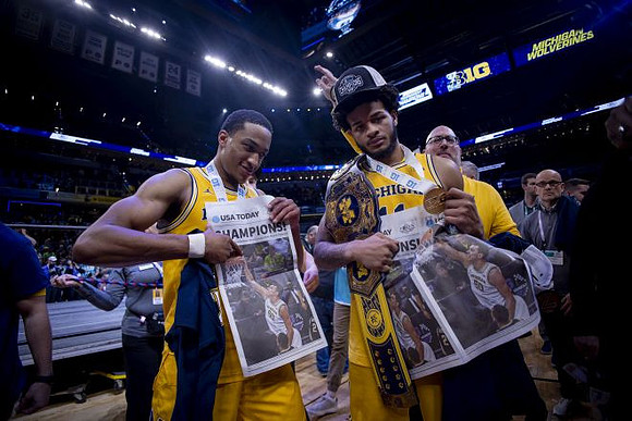 Nimari Burnett (4) and Roddy Gayle Jr. (11)