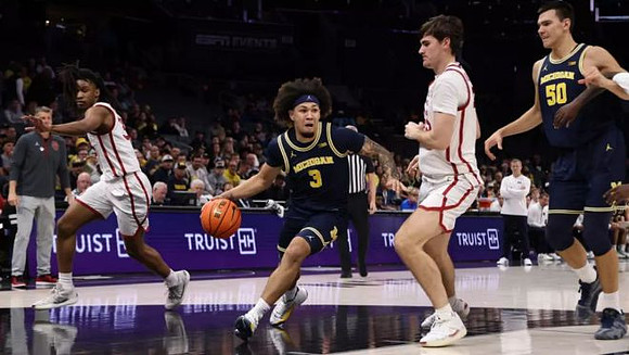 Tre Donaldson (3) and Vladislav Goldin (50)