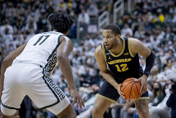 DeVante' Jones (12)