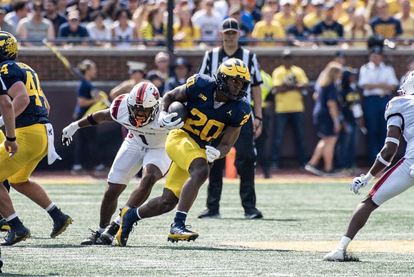 Max Bredeson (44) and Kalel Mullings (20)