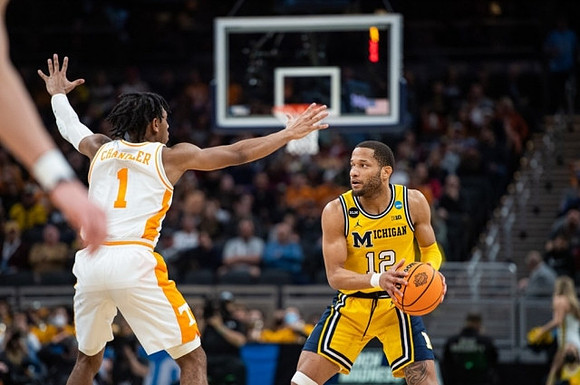 DeVante' Jones (12)