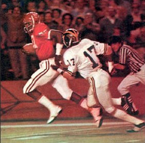 1975 Season-Oklahoma: Dwight Hicks (17)