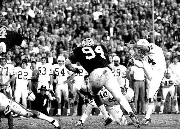 1971 Season-Stanford: Butch Carpenter (94)
