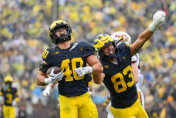 Christian Boivin (40) and Zack Marshall (83)
