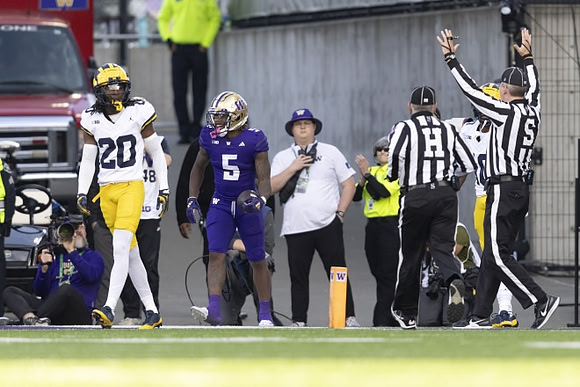 Jyaire Hill (20)