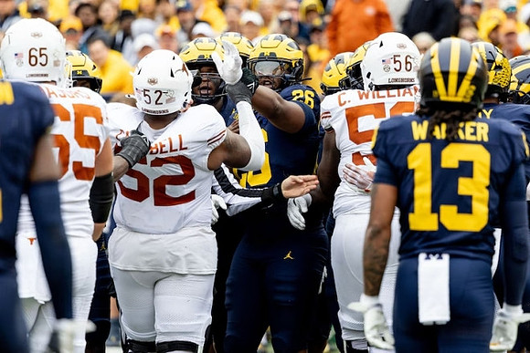 Rayshaun Benny (26) and Wesley Walker (13)