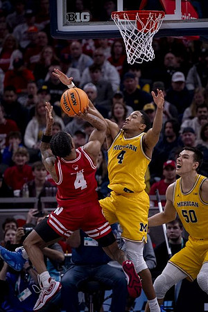 Nimari Burnett (4) and Vladislav Goldin (50)