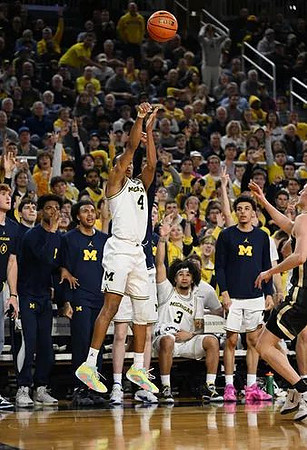 Nimari Burnett (4)