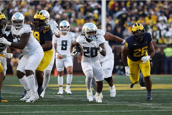 Kenneth Grant (78) and Rayshaun Benny (26)