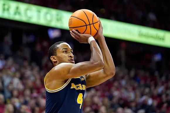 Nimari Burnett (4)