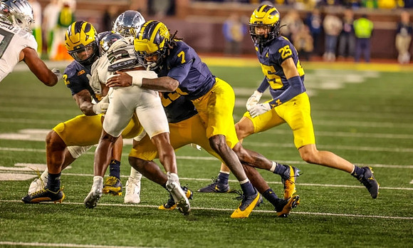 Makari Paige (7) and Mason Curtis (25)