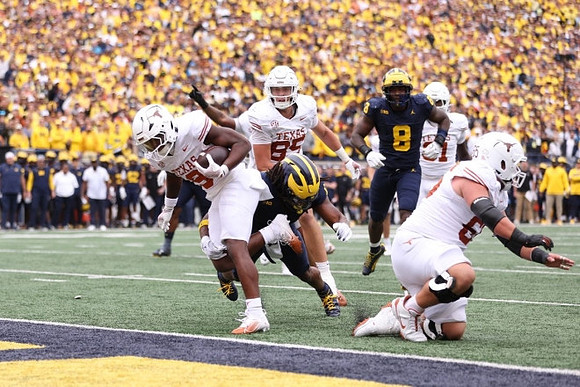 Derrick Moore (8)