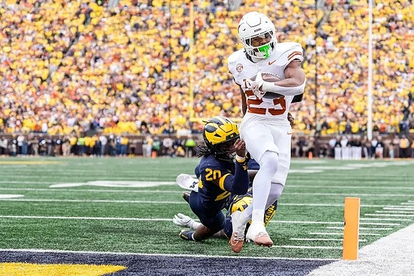 Jyaire Hill (20)