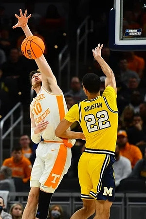 Caleb Houstan (22)