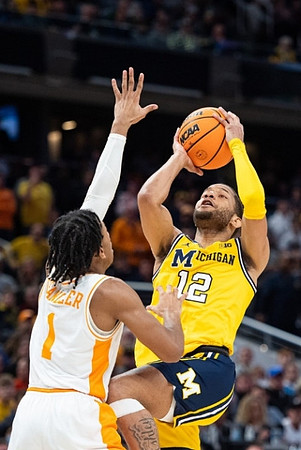 DeVante' Jones (12)