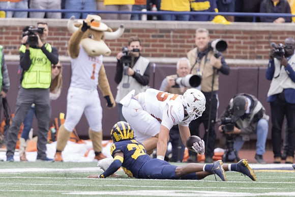 Jyaire Hill (20)