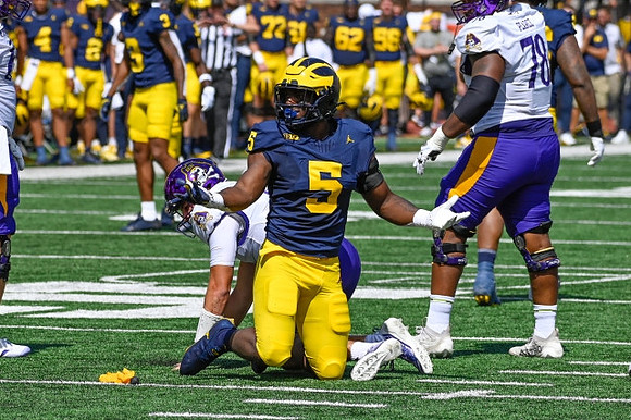 Josaiah Stewart (5) and Keon Sabb (3)