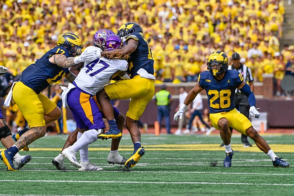 Braiden McGregor (17) and Quinten Johnson (28)