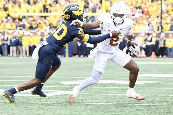 Jyaire Hill (20)