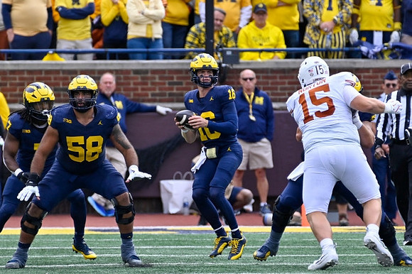 Donovan Edwards (7), Giovanni El-Hadi (58), and Davis Warren (16)
