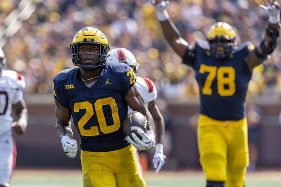Kalel Mullings (20) and Myles Hinton (78)
