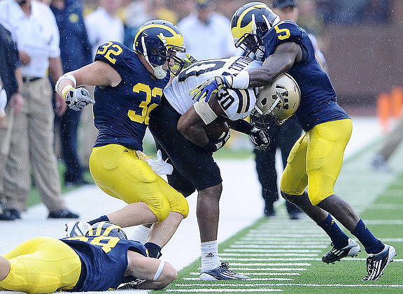 Jordan Kovacs (32) and Courtney Avery (5)