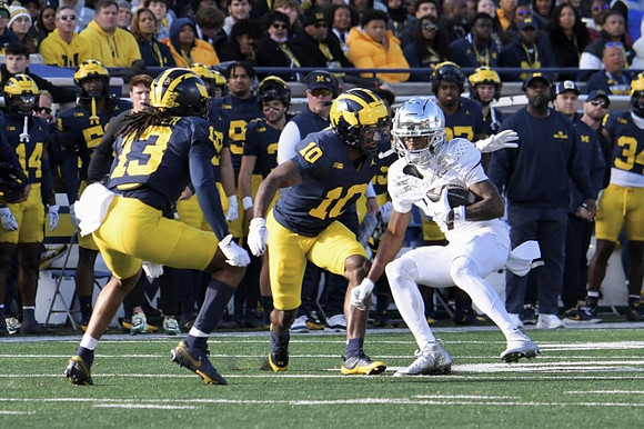 Wesley Walker (13) and Zeke Berry (10)
