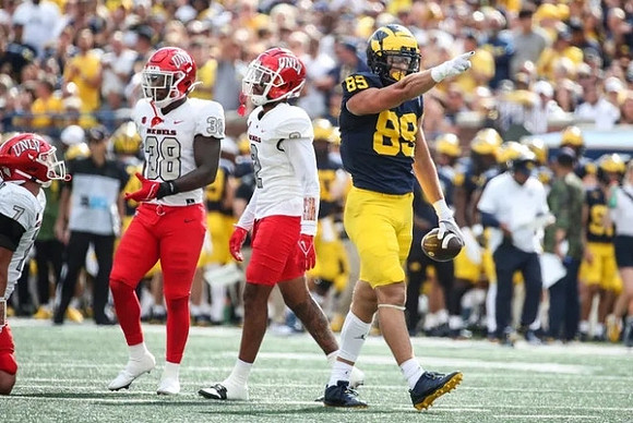 AJ Barner (89)