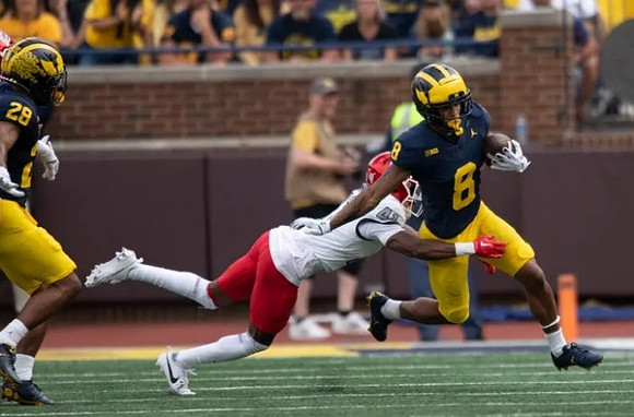 Benjamin Hall (28) and Tyler Morris (8)