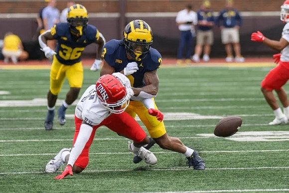 Keshaun Harris (36) and Keon Sabb (3)