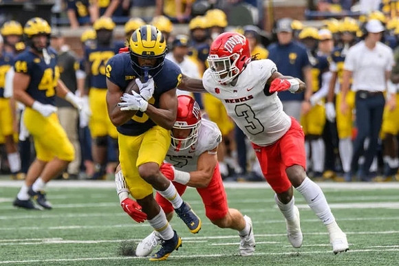Max Bredeson (44) and Cornelius Johnson (6)