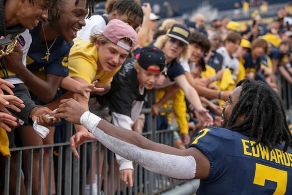 Donovan Edwards (7)