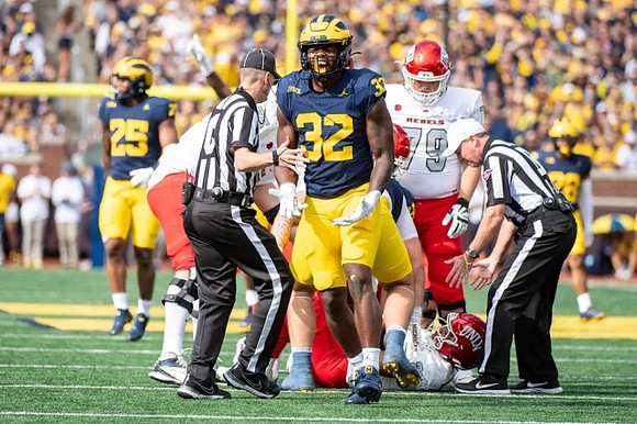 Junior Colson (25) and Jaylen Harrell (32)