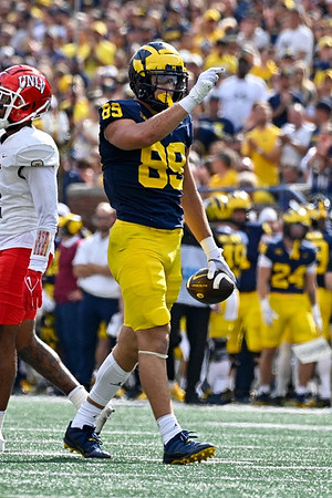 AJ Barner (89)