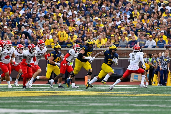 Max Bredeson (44), Karsen Barnhart (52), and Blake Corum (2)