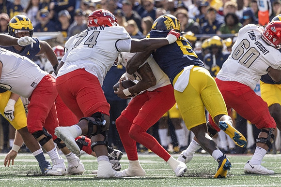 Derrick Moore (8)