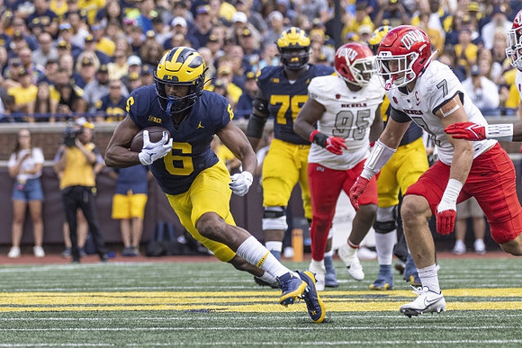 Cornelius Johnson (6) and Myles Hinton (78)