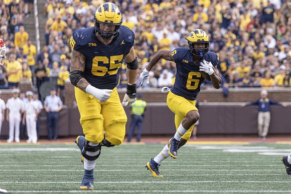 Zak Zinter (65) and Cornelius Johnson (6)